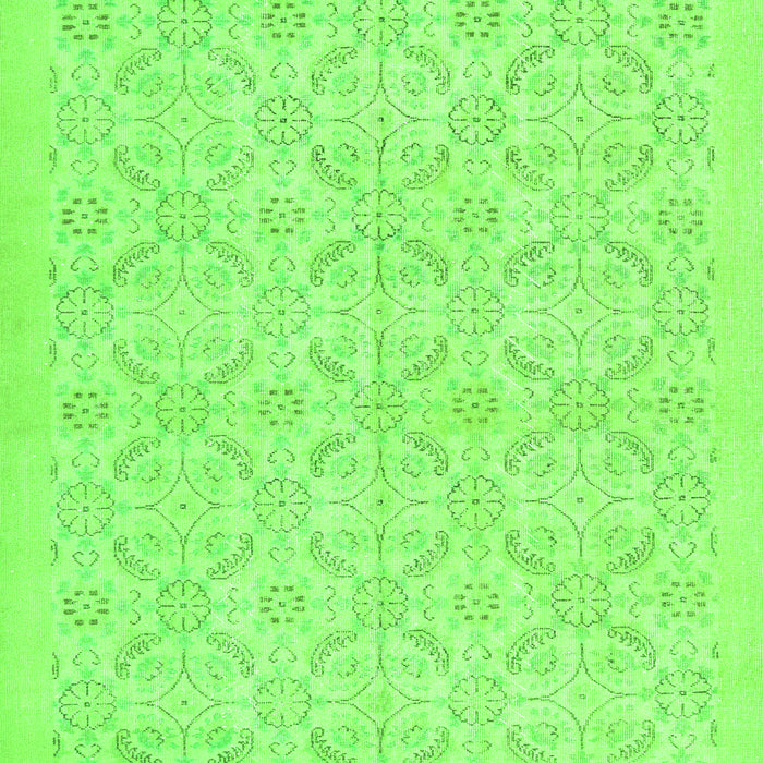 Serging Thickness of Machine Washable Persian Green Traditional Area Rugs, wshtr3822grn