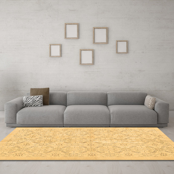 Machine Washable Persian Brown Traditional Rug in a Living Room,, wshtr3822brn
