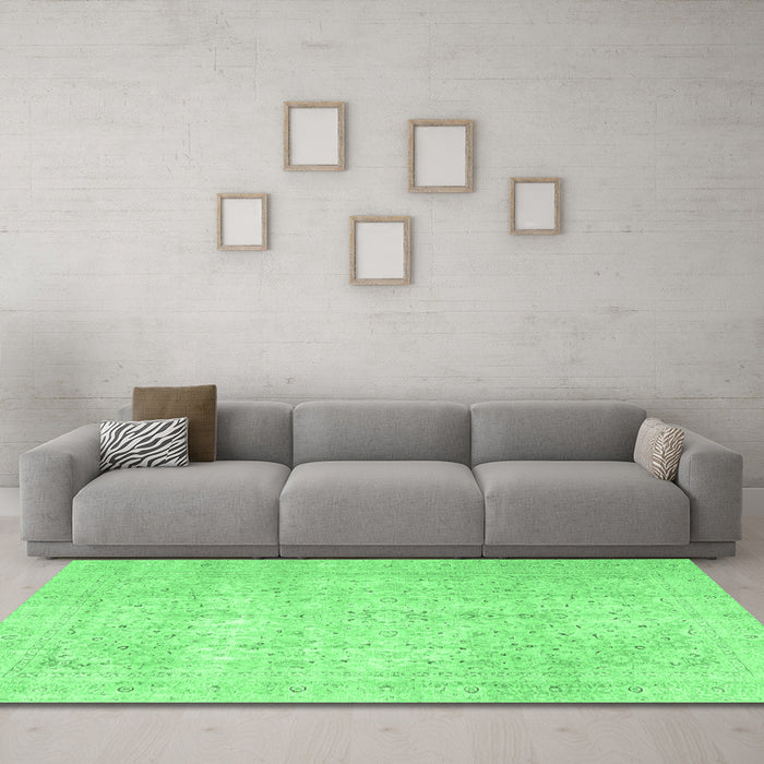 Machine Washable Persian Emerald Green Traditional Area Rugs in a Living Room,, wshtr3823emgrn