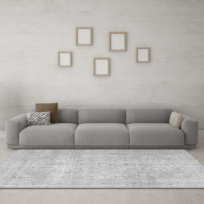 Machine Washable Persian Gray Traditional Rug in a Living Room,, wshtr3823gry