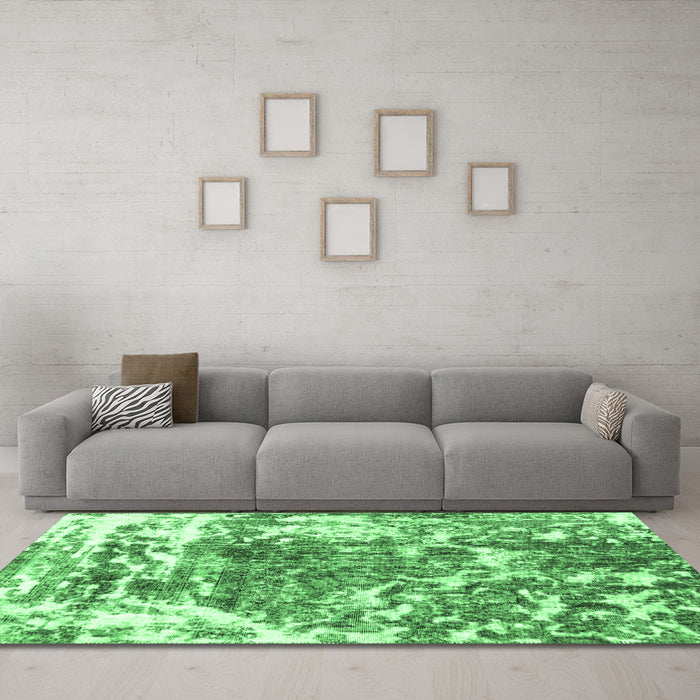 Machine Washable Persian Emerald Green Traditional Area Rugs in a Living Room,, wshtr3826emgrn