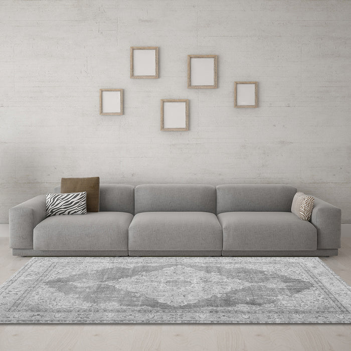 Machine Washable Persian Gray Traditional Rug in a Living Room,, wshtr3827gry