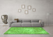 Machine Washable Persian Green Traditional Area Rugs in a Living Room,, wshtr3828grn