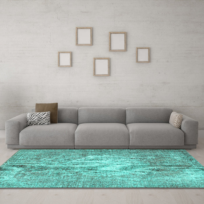 Machine Washable Persian Turquoise Traditional Area Rugs in a Living Room,, wshtr3828turq
