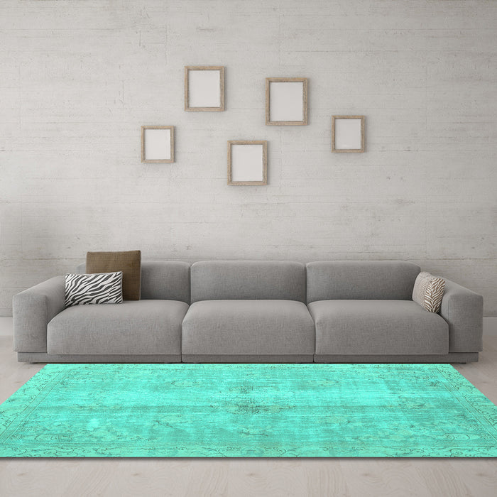 Machine Washable Persian Turquoise Traditional Area Rugs in a Living Room,, wshtr3829turq