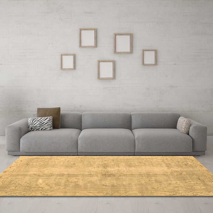 Machine Washable Persian Brown Traditional Rug in a Living Room,, wshtr3829brn