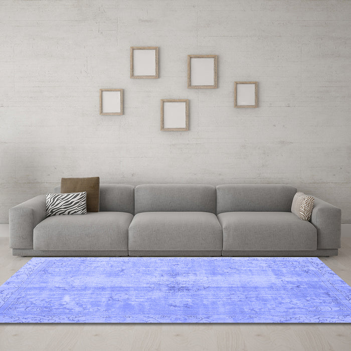 Machine Washable Persian Blue Traditional Rug in a Living Room, wshtr3829blu