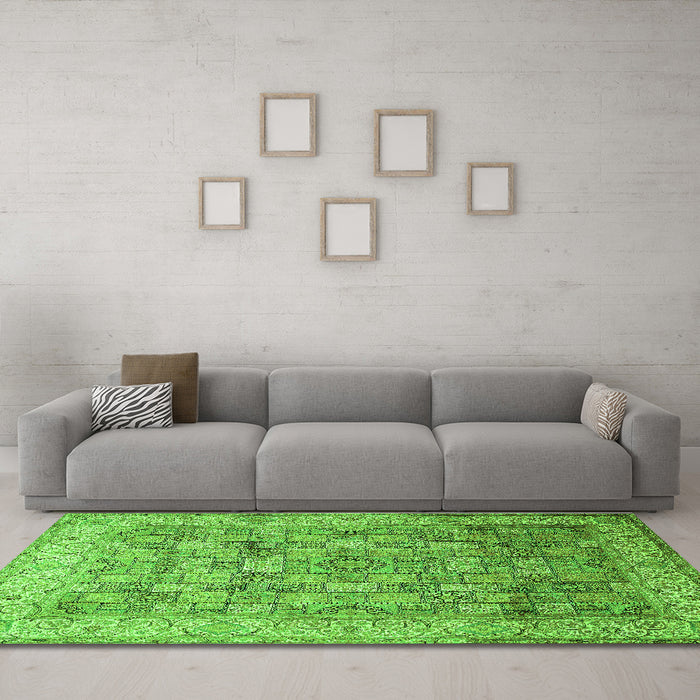 Machine Washable Persian Green Traditional Area Rugs in a Living Room,, wshtr382grn