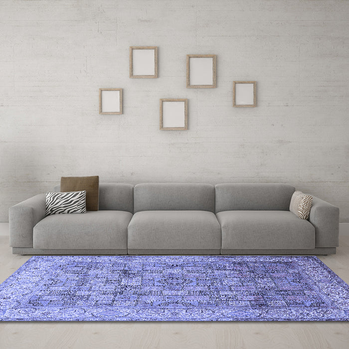 Machine Washable Persian Blue Traditional Rug in a Living Room, wshtr382blu