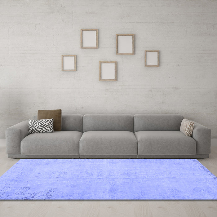 Machine Washable Persian Blue Traditional Rug in a Living Room, wshtr3831blu