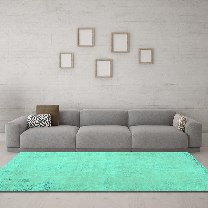 Machine Washable Persian Turquoise Traditional Area Rugs in a Living Room,, wshtr3831turq