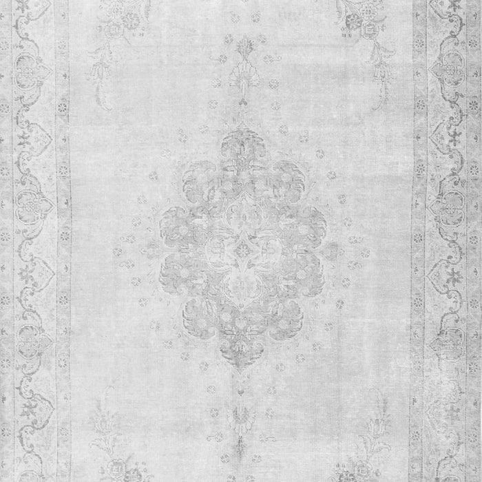 Serging Thickness of Machine Washable Persian Gray Traditional Rug, wshtr3832gry