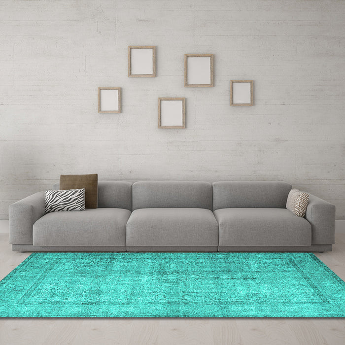 Machine Washable Persian Turquoise Traditional Area Rugs in a Living Room,, wshtr3833turq