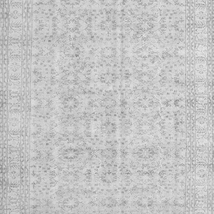 Serging Thickness of Machine Washable Persian Gray Traditional Rug, wshtr3834gry