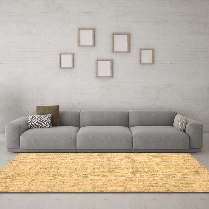 Machine Washable Persian Brown Traditional Rug in a Living Room,, wshtr3834brn