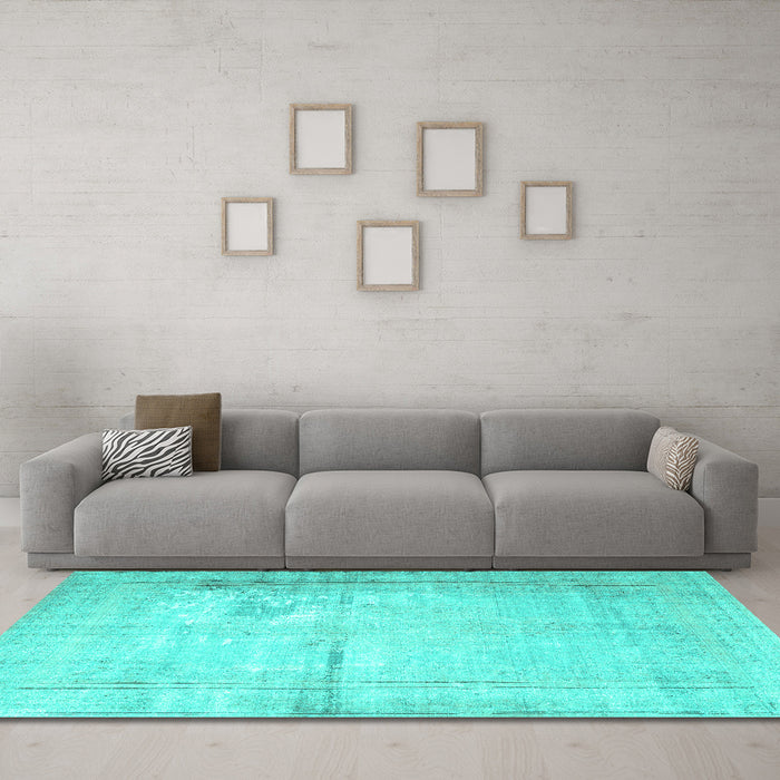 Machine Washable Persian Turquoise Traditional Area Rugs in a Living Room,, wshtr3835turq
