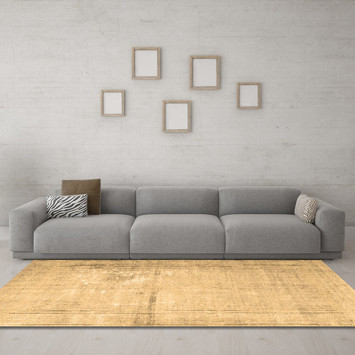 Machine Washable Persian Brown Traditional Rug in a Living Room,, wshtr3835brn