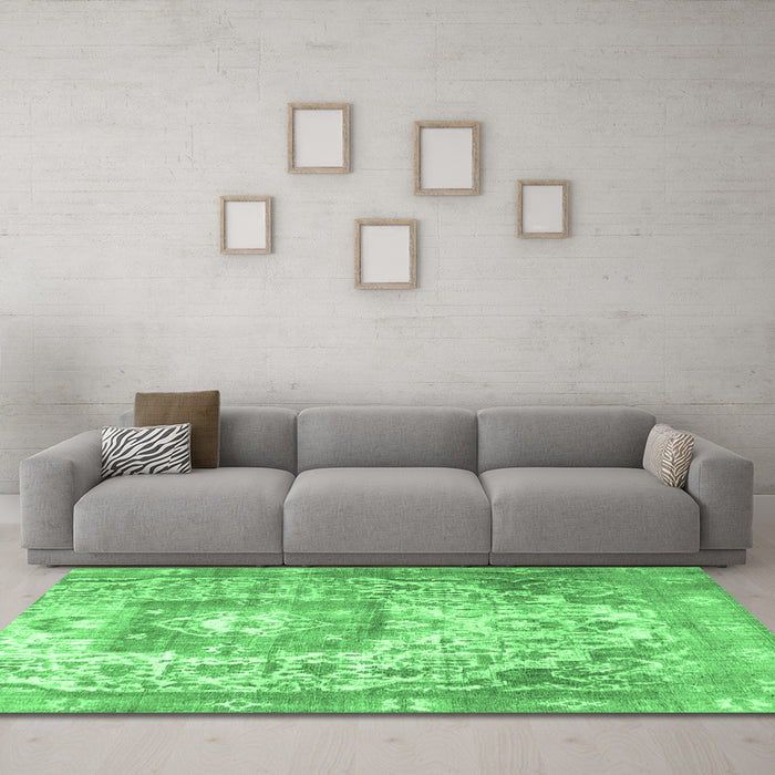 Machine Washable Medallion Emerald Green Traditional Area Rugs in a Living Room,, wshtr3837emgrn