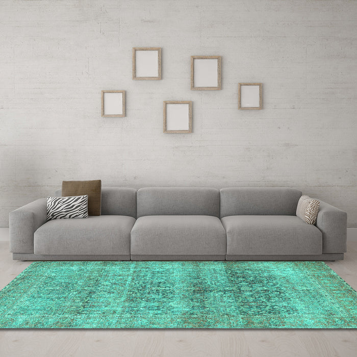 Machine Washable Persian Turquoise Traditional Area Rugs in a Living Room,, wshtr3839turq