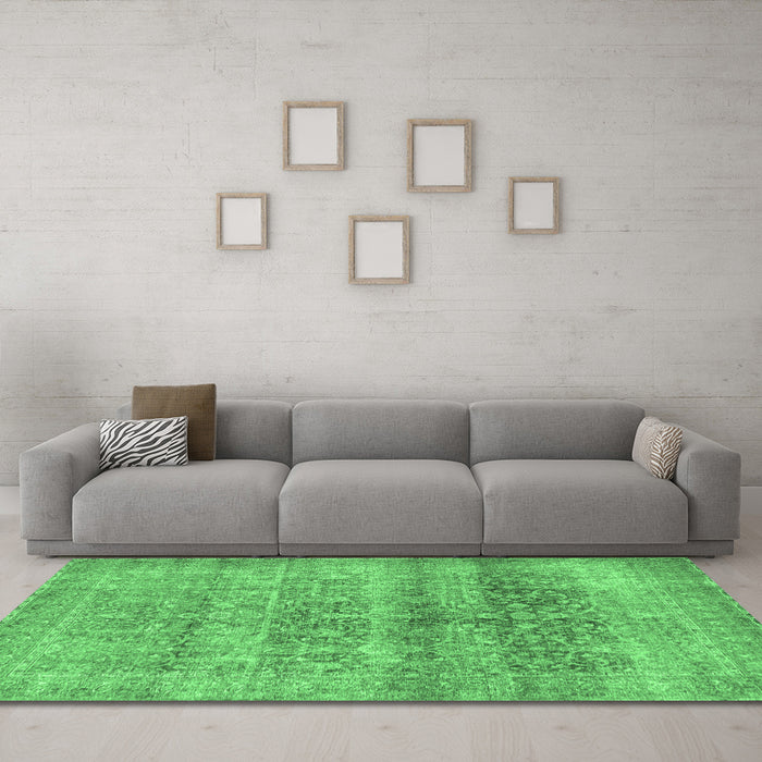 Machine Washable Persian Emerald Green Traditional Area Rugs in a Living Room,, wshtr3839emgrn