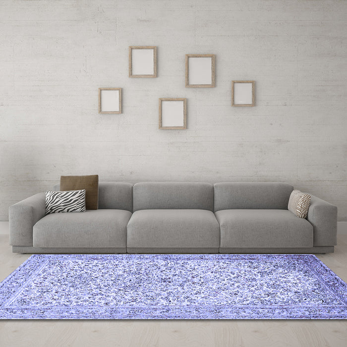 Machine Washable Persian Blue Traditional Rug in a Living Room, wshtr383blu