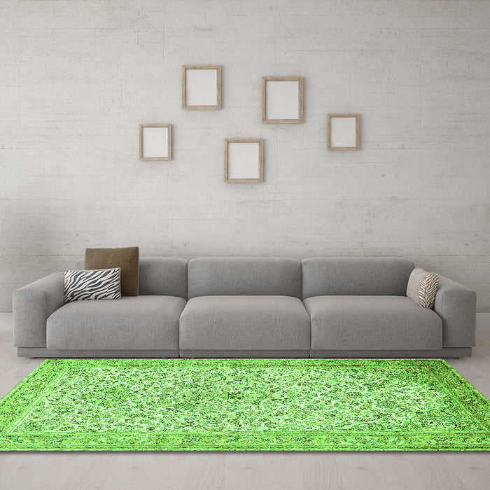 Machine Washable Persian Green Traditional Area Rugs in a Living Room,, wshtr383grn