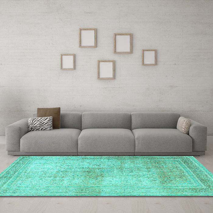 Machine Washable Persian Turquoise Traditional Area Rugs in a Living Room,, wshtr3841turq