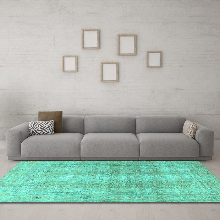 Machine Washable Persian Turquoise Traditional Area Rugs in a Living Room,, wshtr3843turq