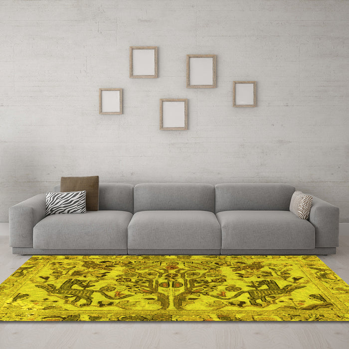 Machine Washable Animal Yellow Traditional Rug in a Living Room, wshtr3845yw