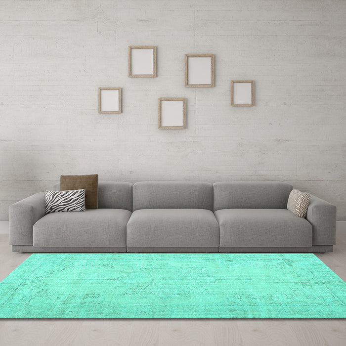 Machine Washable Persian Turquoise Traditional Area Rugs in a Living Room,, wshtr3847turq