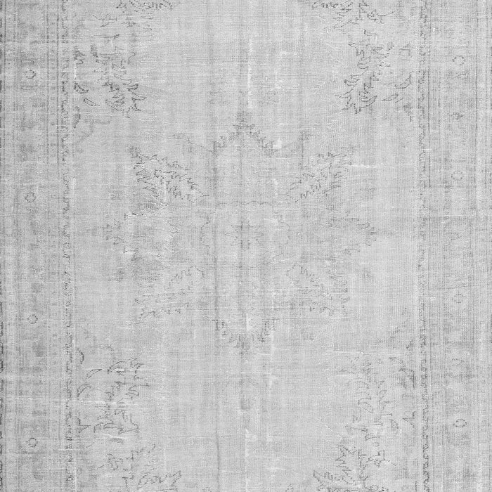 Serging Thickness of Machine Washable Persian Gray Traditional Rug, wshtr3847gry