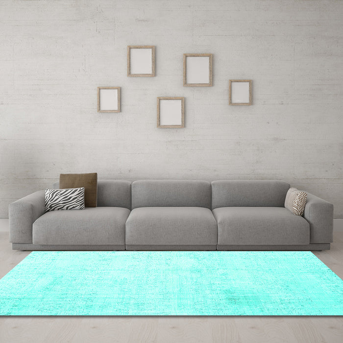 Machine Washable Persian Turquoise Traditional Area Rugs in a Living Room,, wshtr3849turq