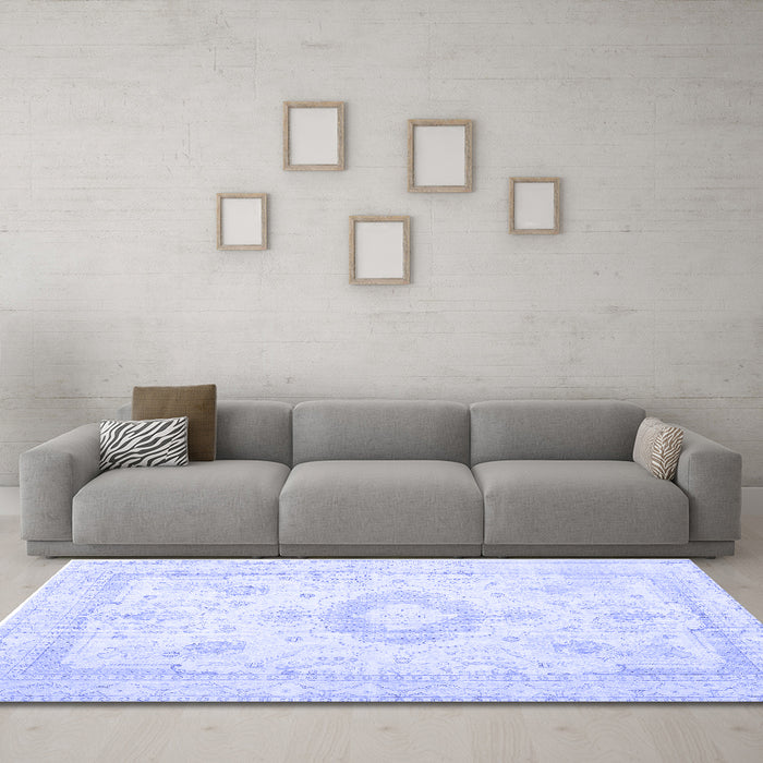 Machine Washable Persian Blue Traditional Rug in a Living Room, wshtr3850blu