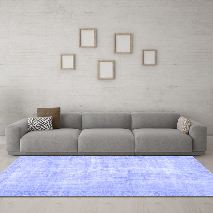 Machine Washable Persian Blue Traditional Rug in a Living Room, wshtr3854blu