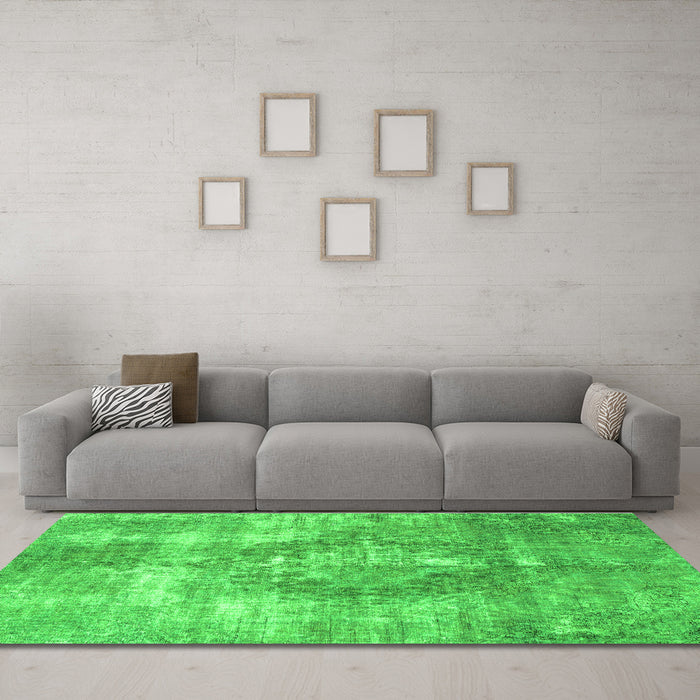 Machine Washable Persian Green Traditional Area Rugs in a Living Room,, wshtr3855grn