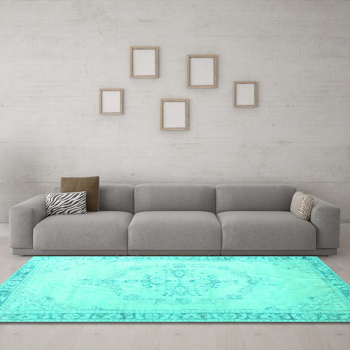 Machine Washable Persian Turquoise Traditional Area Rugs in a Living Room,, wshtr3856turq