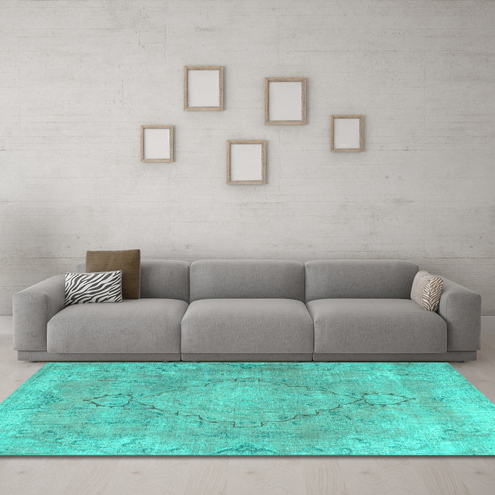 Machine Washable Persian Turquoise Traditional Area Rugs in a Living Room,, wshtr3858turq