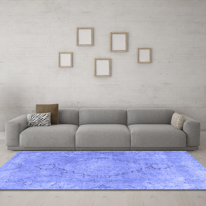 Machine Washable Persian Blue Traditional Rug in a Living Room, wshtr3858blu