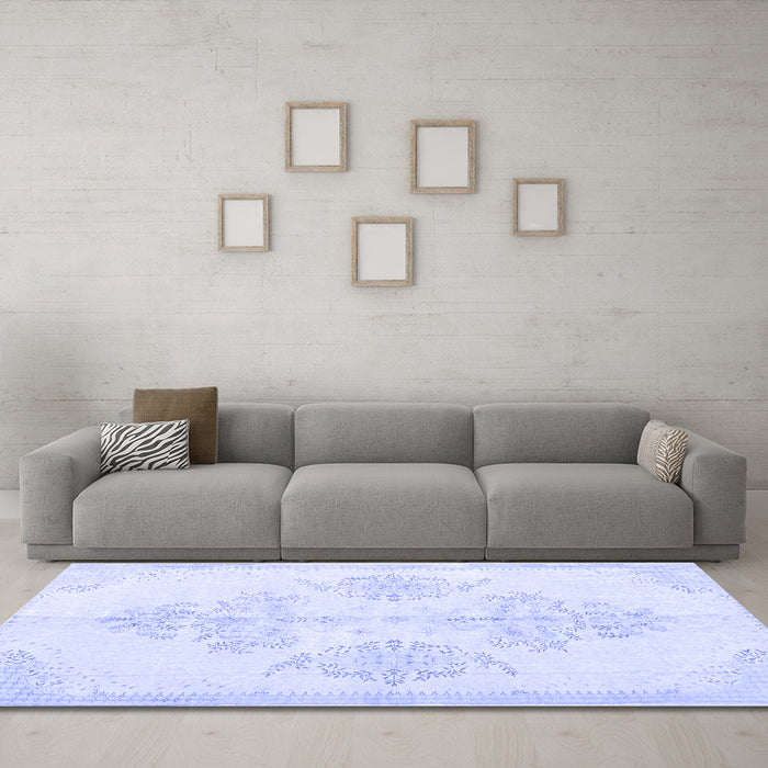 Machine Washable Persian Blue Traditional Rug in a Living Room, wshtr3859blu
