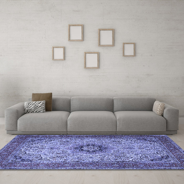 Machine Washable Medallion Blue Traditional Rug in a Living Room, wshtr385blu