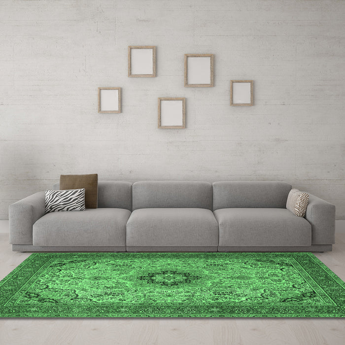 Machine Washable Medallion Emerald Green Traditional Area Rugs in a Living Room,, wshtr385emgrn