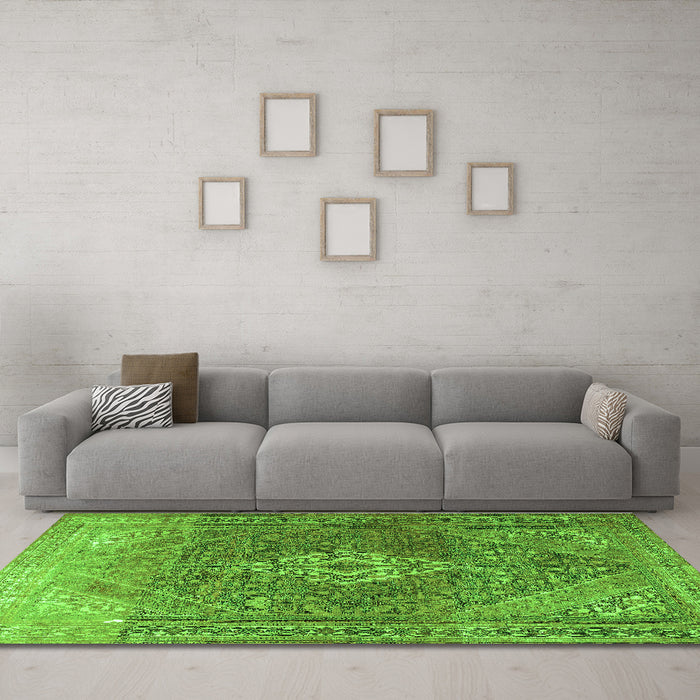Machine Washable Medallion Green Traditional Area Rugs in a Living Room,, wshtr3861grn