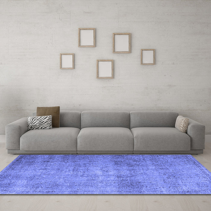 Machine Washable Persian Blue Traditional Rug in a Living Room, wshtr3865blu