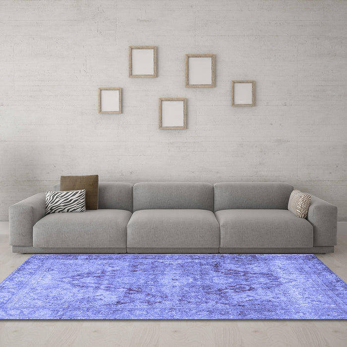 Machine Washable Persian Blue Traditional Rug in a Living Room, wshtr3866blu