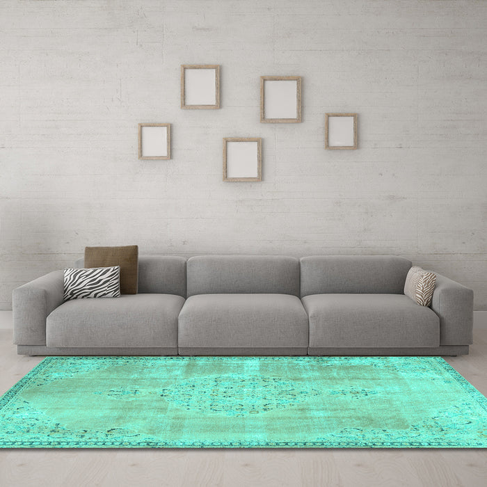 Machine Washable Persian Turquoise Traditional Area Rugs in a Living Room,, wshtr3869turq