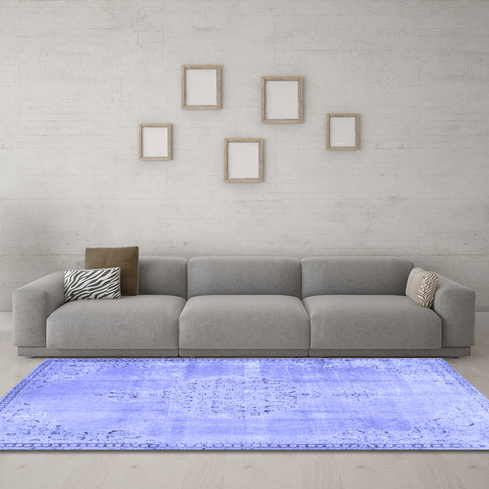Machine Washable Persian Blue Traditional Rug in a Living Room, wshtr3869blu