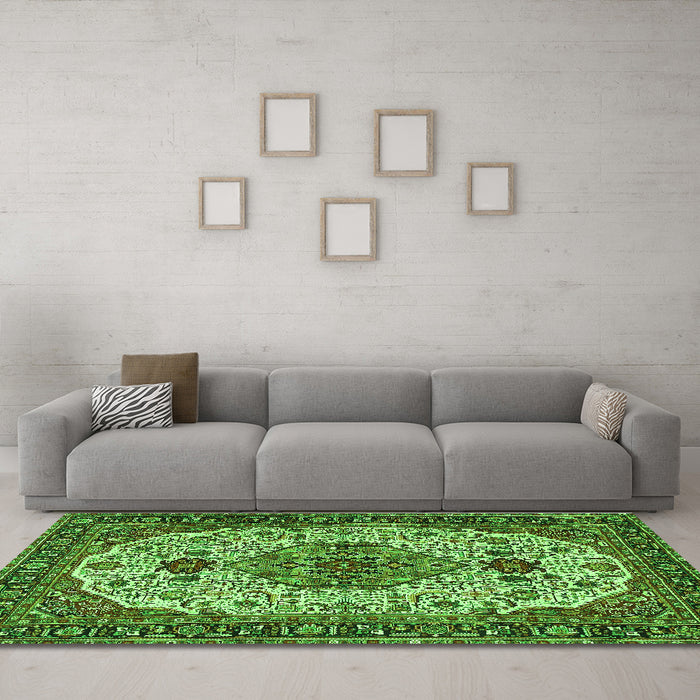 Machine Washable Medallion Green Traditional Area Rugs in a Living Room,, wshtr386grn