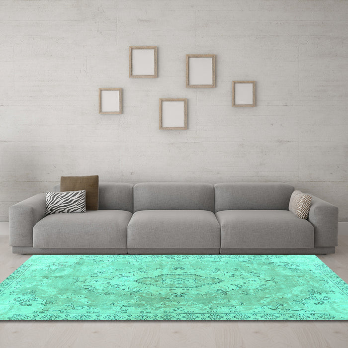 Machine Washable Persian Turquoise Traditional Area Rugs in a Living Room,, wshtr3870turq