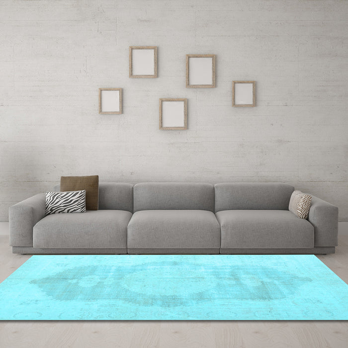 Machine Washable Persian Light Blue Traditional Rug in a Living Room, wshtr3872lblu