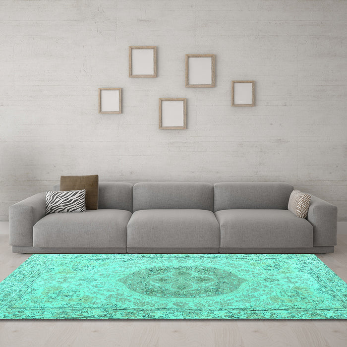 Machine Washable Persian Turquoise Traditional Area Rugs in a Living Room,, wshtr3873turq